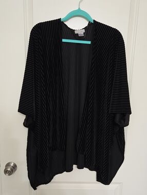 Black Ribbed Velvet Open-Front Women's Shrug